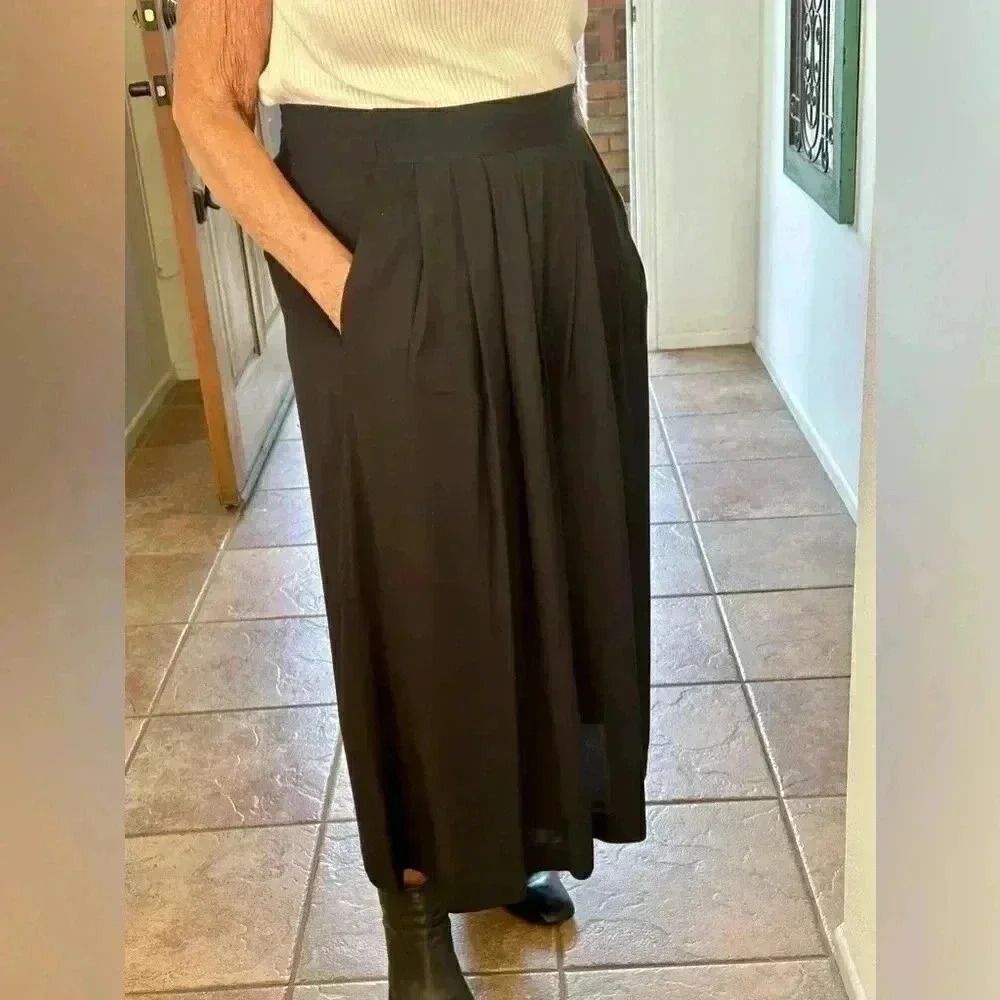 Vintage Nancy Crystal wide leg palazzo pant. Fitted at waist. Sz 8 & versatile.